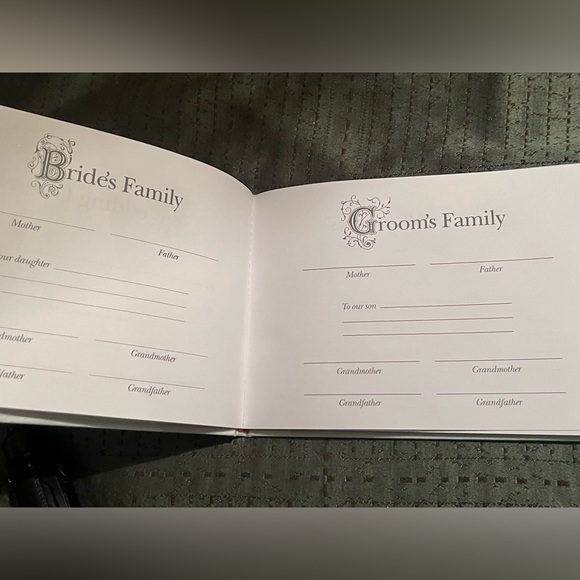 OFFERS! C.R. Gibson Collections Wedding Guest Book - Picture 3 of 8